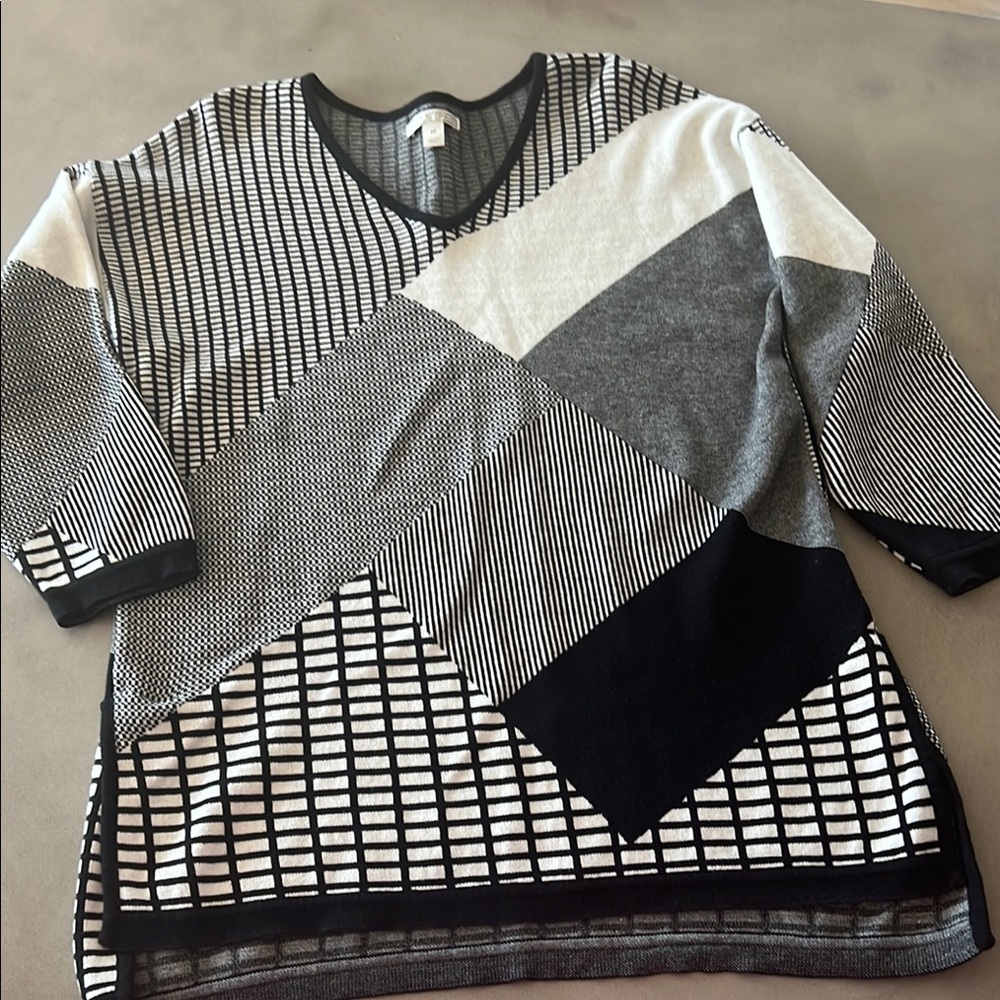 Dana Buchman Black and White Striped V-Neck Sweater